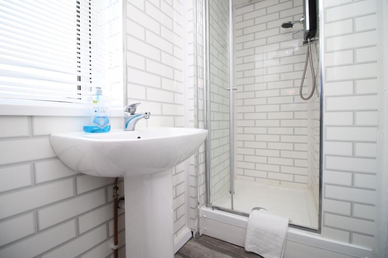 Lovely Studio Flat With Free Parking - Near To City Center Swansea Exteriér fotografie