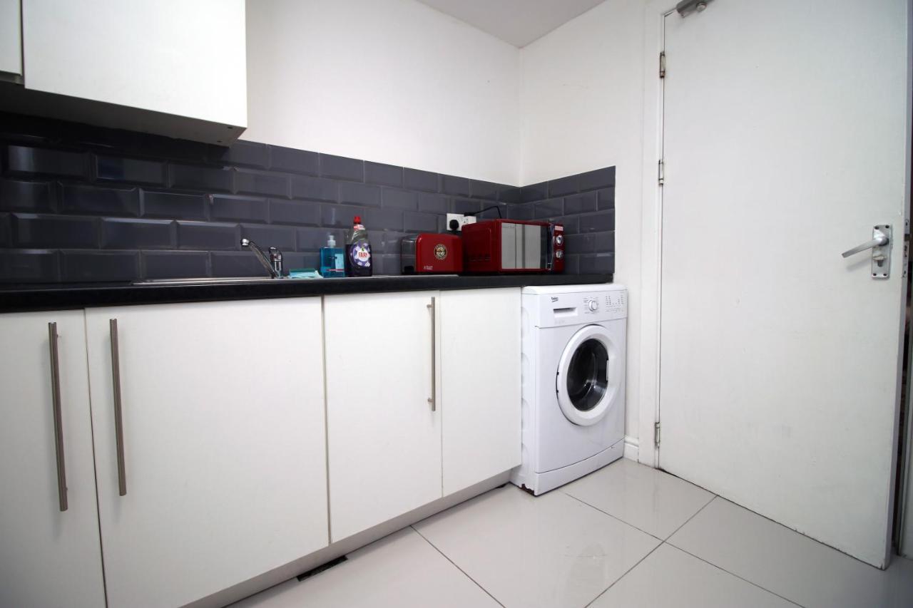 Lovely Studio Flat With Free Parking - Near To City Center Swansea Exteriér fotografie