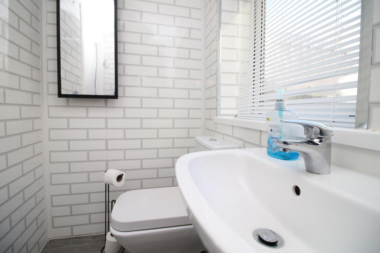 Lovely Studio Flat With Free Parking - Near To City Center Swansea Exteriér fotografie